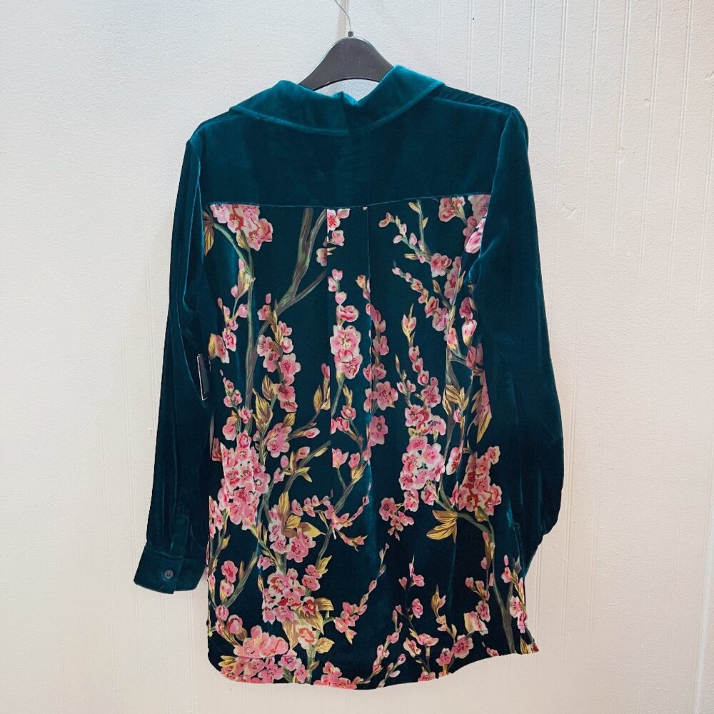 NWT John Mark Blue Velvet & Floral Top
